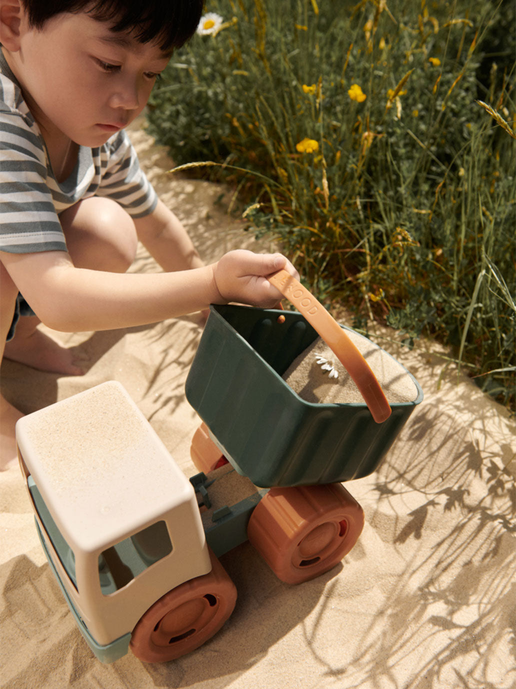 Ciężarówka do zabawy w piasku Beck Sand Truck